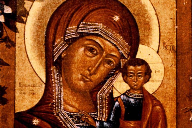 Поздравить с Днем Казанской иконы Божьей Матери 21 июля 2022 года можно с помощью прозы, стихов и красивой открытки