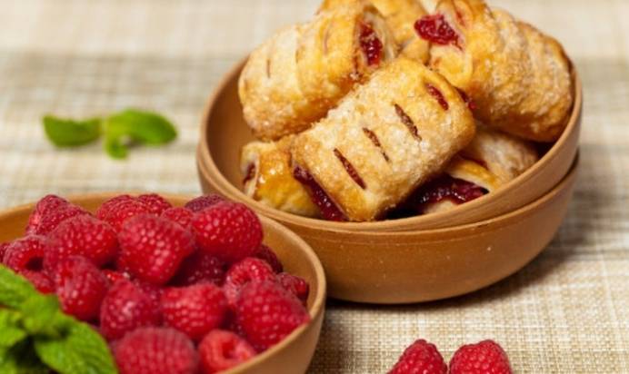 Праздничные мероприятия в День пирожков с малиновым вареньем порадуют россиян 19 июля 2022 года