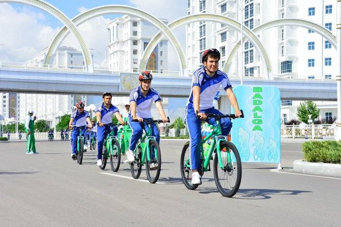 День велосипеда отмечают 3 июня как доступного и экологически чистого транспорта в мире