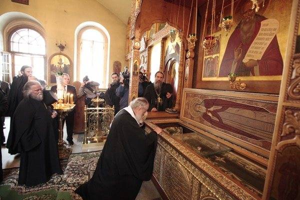 Празднование в честь обретения мощей Амвросия Оптинского проводится среди представителей православной церкви 10 июля