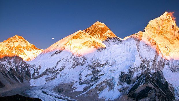 Праздник День альпиниста отмечают 8 августа смелые и бросающие вызов судьбе люди по всему миру