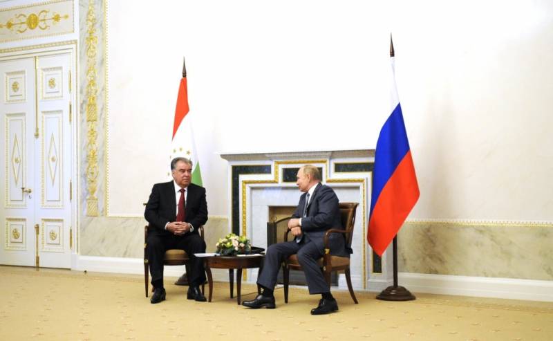 Путин обсудил с главой Таджикистана миграционные потоки в РФ