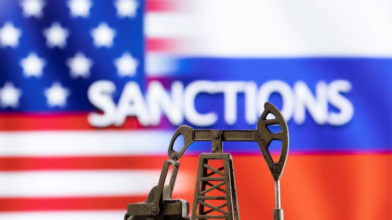 «Москвич», «АвтоВАЗ» и Росавтодор в санкционном списке: за что США ввели ограничения против российских компаний