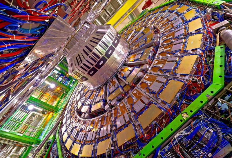 Что произошло с Большой адронным коллайдером
