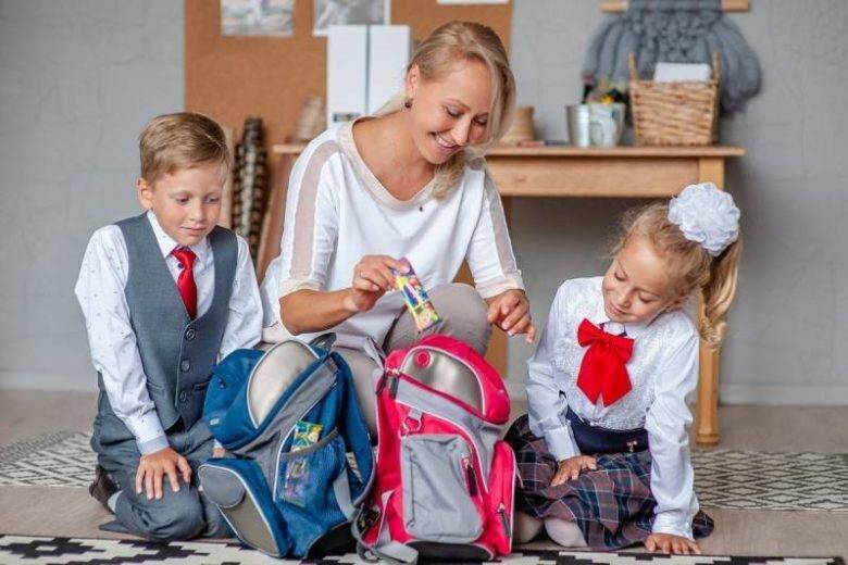 Когда семьям РФ перечислят по 10 000 рублей на подготовку к школе в июле и августе в 2022 году
