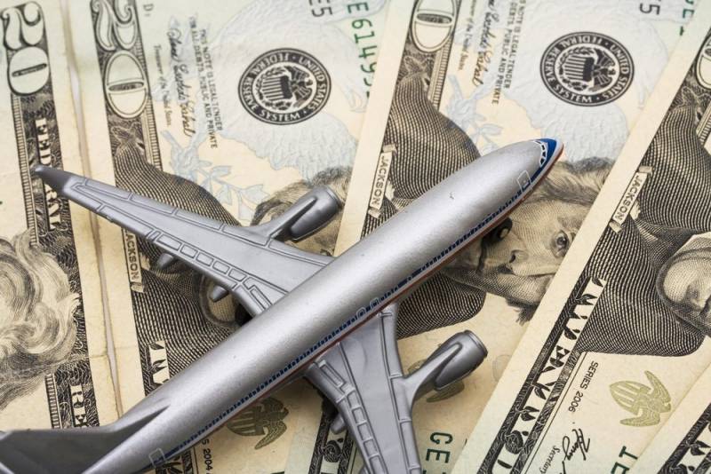 Перевозка денег в самолете в ручной клади и багаже по России и за границу в 2022 году