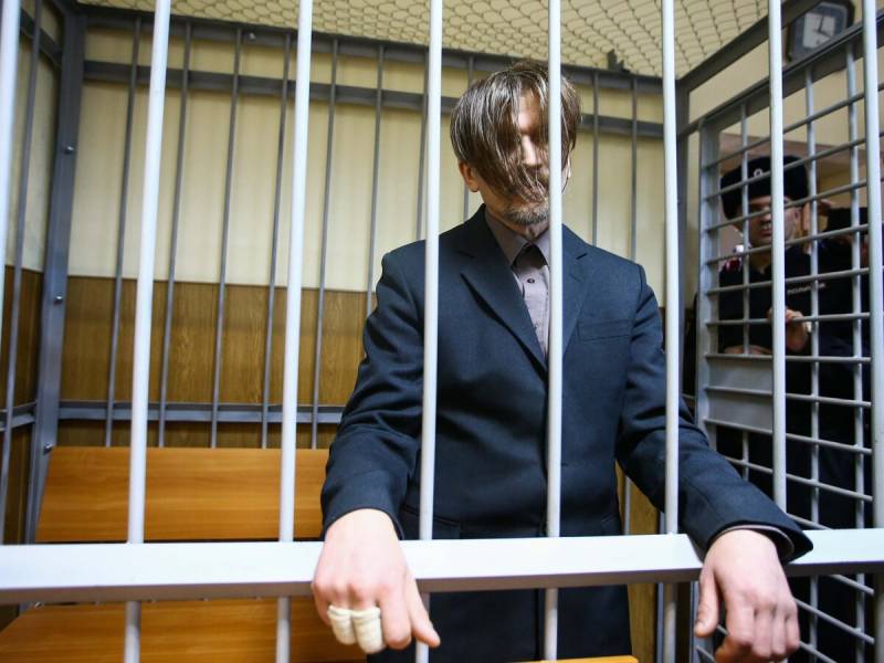 Психически неуравновешенный Андрей Бовт сбежал из зала суда