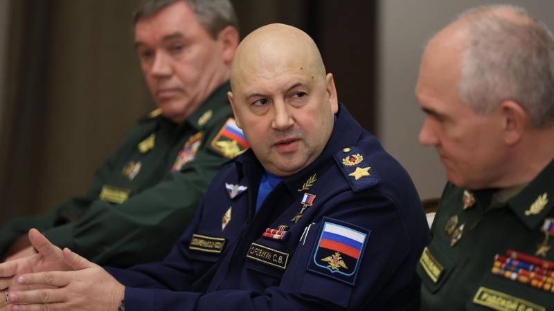 «Пригожина в Африке заменит генерал Армагеддон»: похожего на Суровикина человека заметили в Алжире