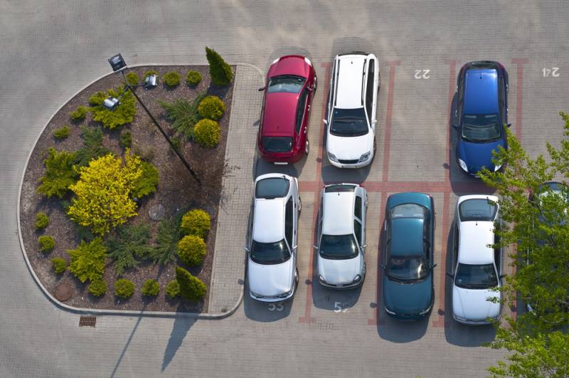 Снизить штрафы на неуплату парковки в несколько раз предложили в ГД: что известно