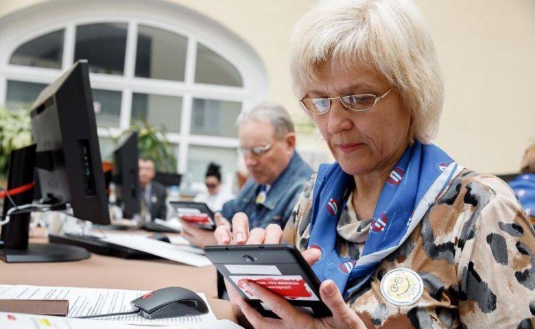 Перед Новым годом часть пенсионеров РФ получит дополнительные выплаты
