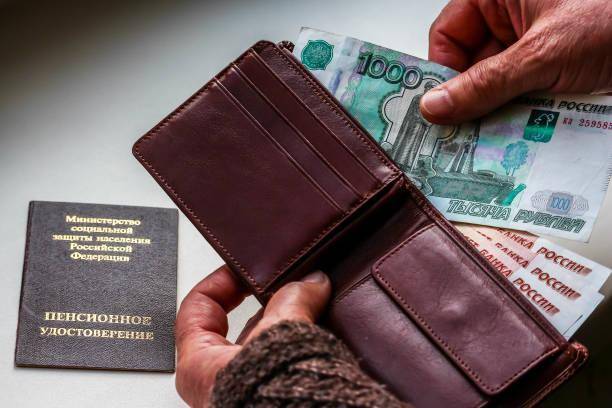 Какой категории работающих пенсионеров проиндексируют пенсии в 2023 году в РФ