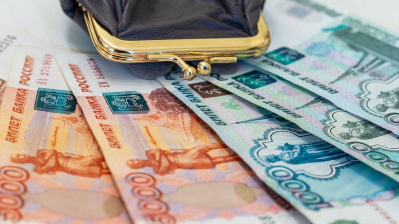 Инфляция не помеха: как в связи с индексацией вырастут военные и соцпенсии в 2024 году в РФ