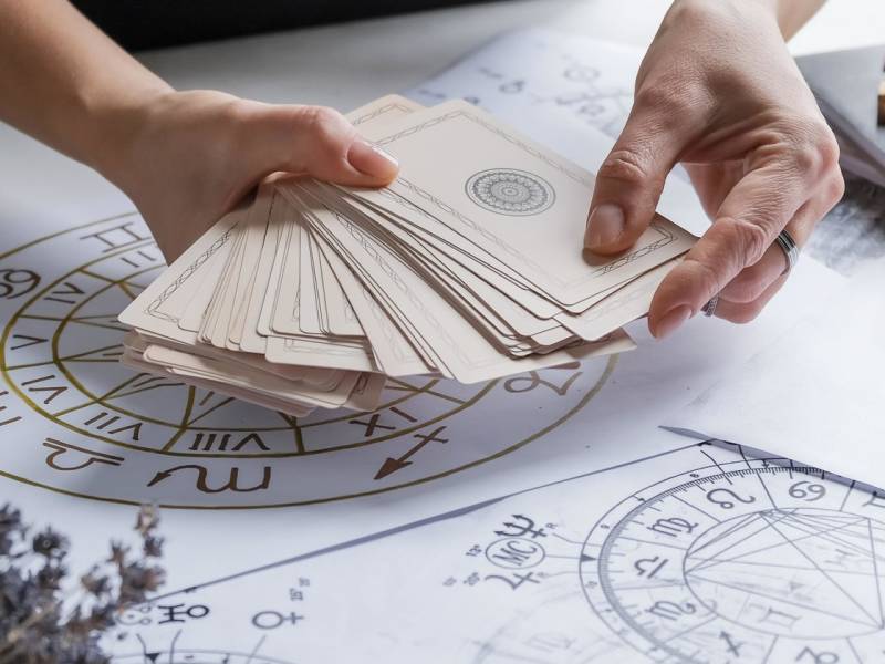 Подробный таро-прогноз на февраль 2023 года