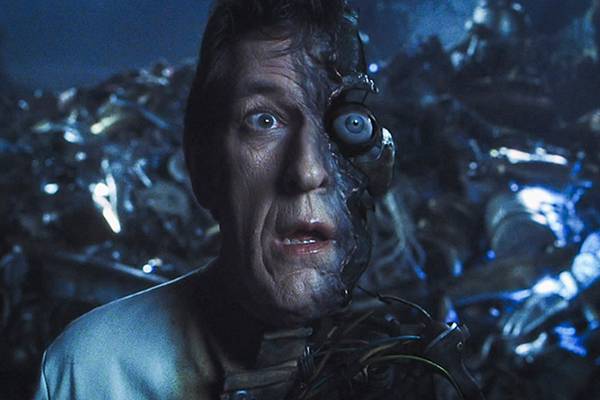 Путешественник во времени из 2582 года назвал страшную дату для человечества