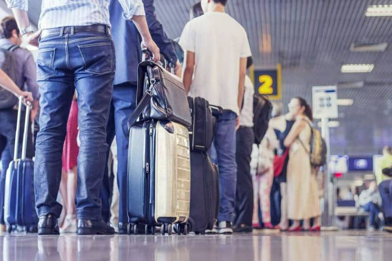 Отказ в посадке: почему все больше российских туристов сталкиваются с проблемами в аэропорту?