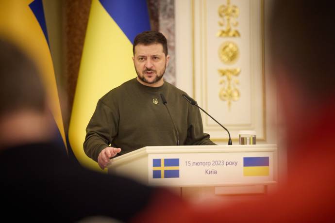 Между молотом и наковальней: астролог Калинина предсказала скорую смену президента Зеленского