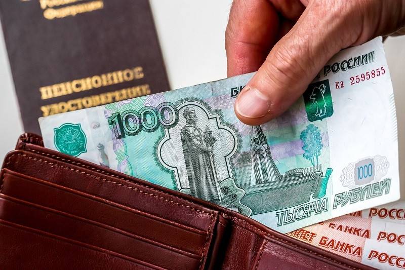 К учебному году 2023 семьям могут выплатить до 10 тысяч рублей: кому положена и в каких регионах действует