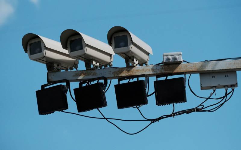 Глаз «большого брата»: эксперты рассказали, что за новые камеры работают на вылетных магистралях Москвы