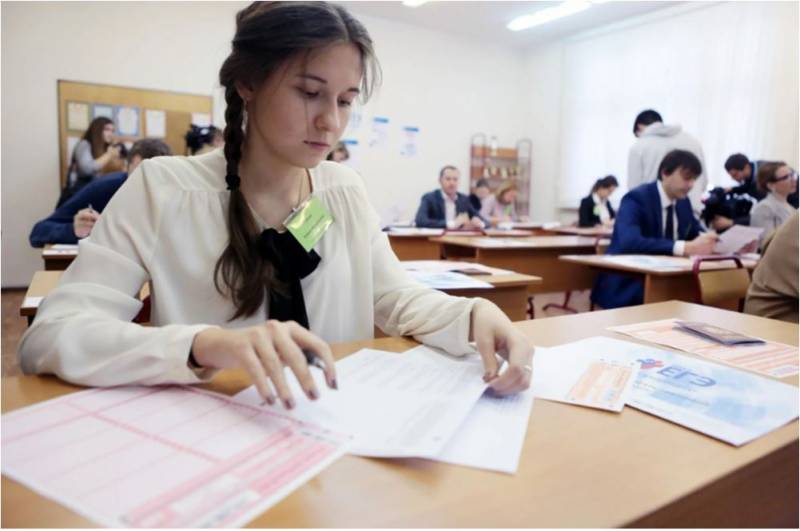 Выпускнику на заметку: как быстро проверить результат по математике, русскому языку и литературе в 2023 году