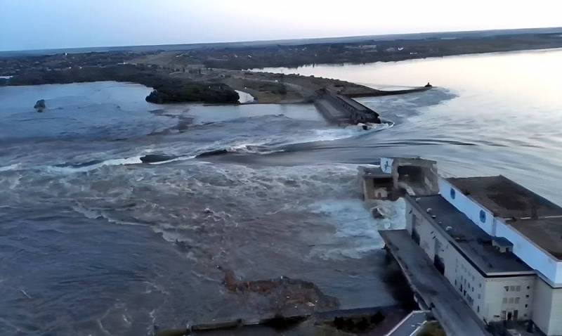 Катастрофа на Каховской ГЭС: Украинские власти бьют тревогу из-за разрушения и экологических последствий