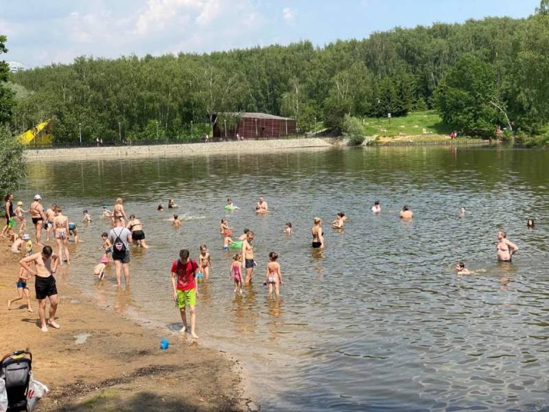 Новый список лучших пляжей Москвы на 2023 год: где купаться и загорать в столице?