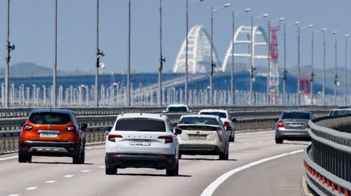 Инструкция к действию: власти рассказали, что делать водителям при сигналах тревоги на Крымском мосту 