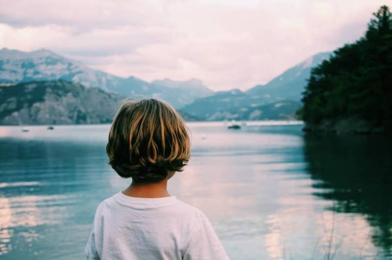 Психика не выдержала: 6-летний мальчик в Омске сошел с ума после того, как его мама убила отца