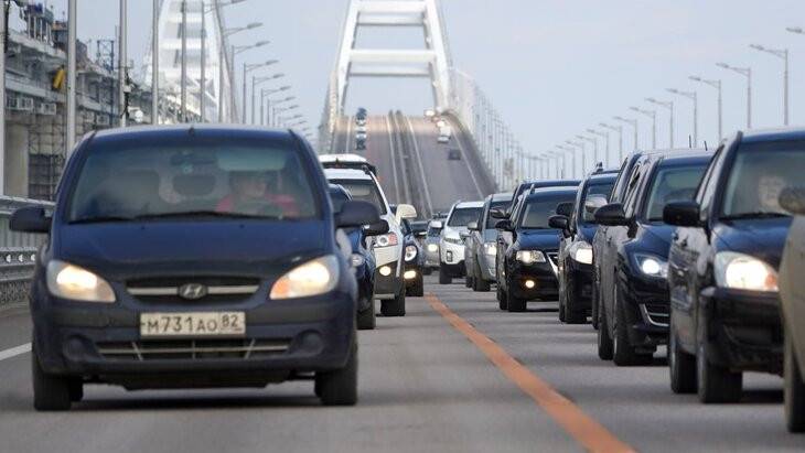 Ситуация на Крымском мосту: причины пробок и обзор ситуации на 2 июля 2023 года