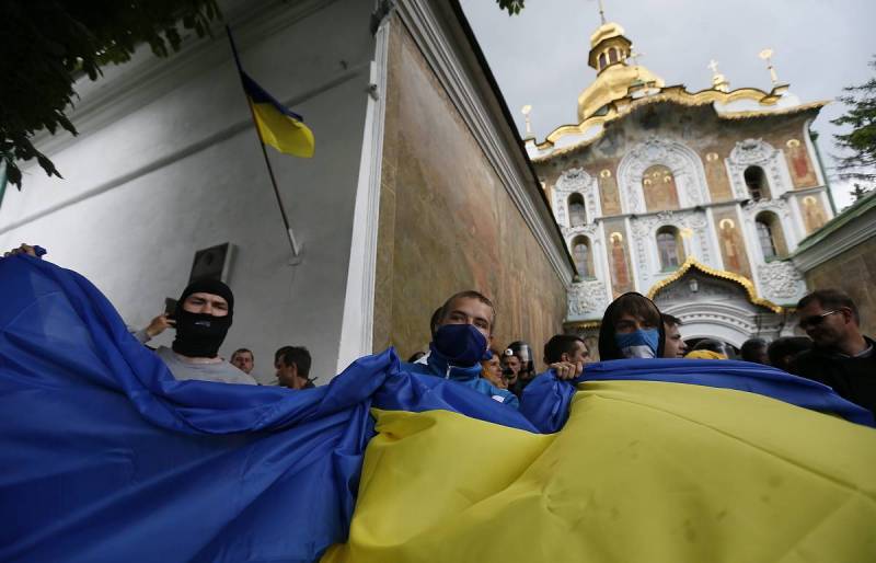 Храм Сретения в Черкассах захвачен раскольниками ПЦУ, принадлежащими канонической УПЦ