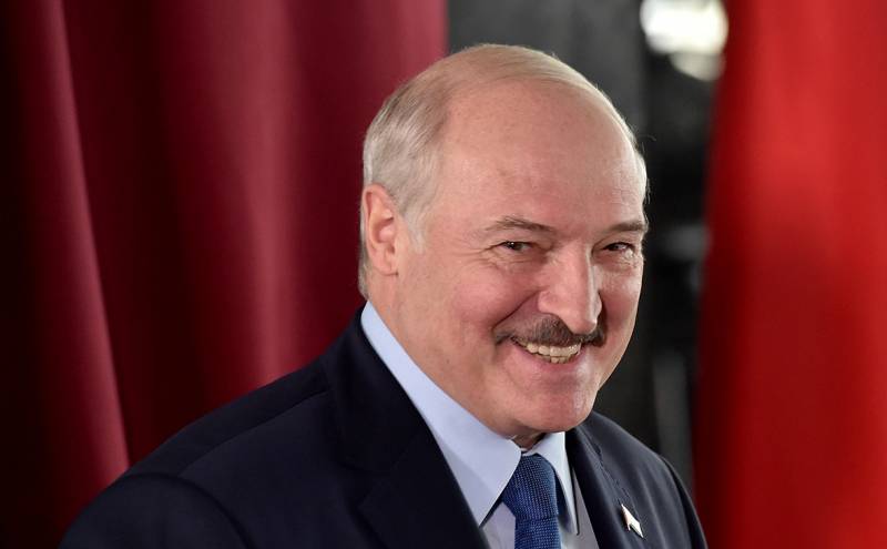 Давайте к нам: Лукашенко предложил трудоустроить Рогозина
