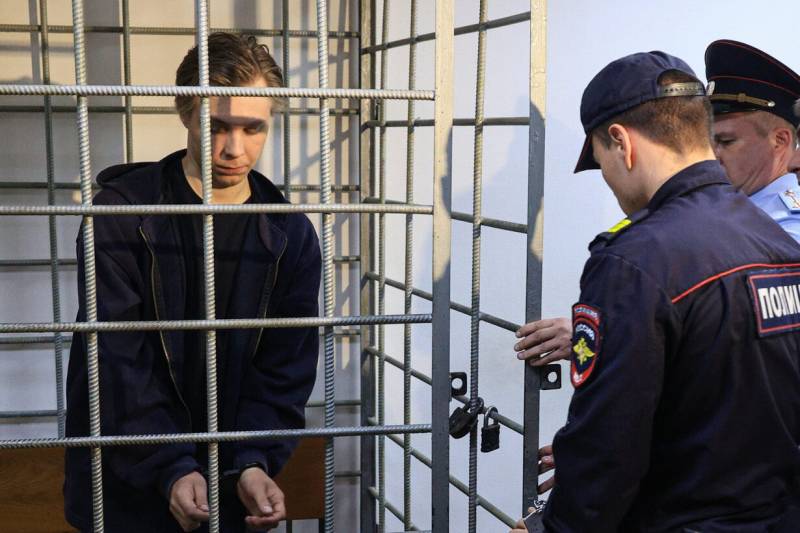 В СИЗО Грозного мужчину, обвиняемого по делу о сожжении Корана, избил 15-летний сын Рамзана Кадырова 
