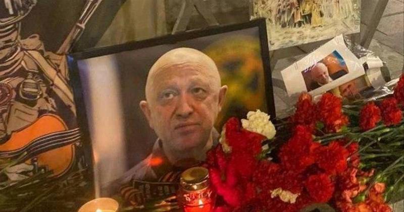 Военных почестей недостоин: глава ЧВК "Вагнер" Евгений Пригожин похоронен без особых церемоний