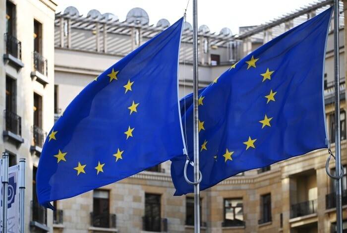 Еврокомиссия может разморозить около €13 млрд для Венгрии ради согласия на финансирование Киева, — FT