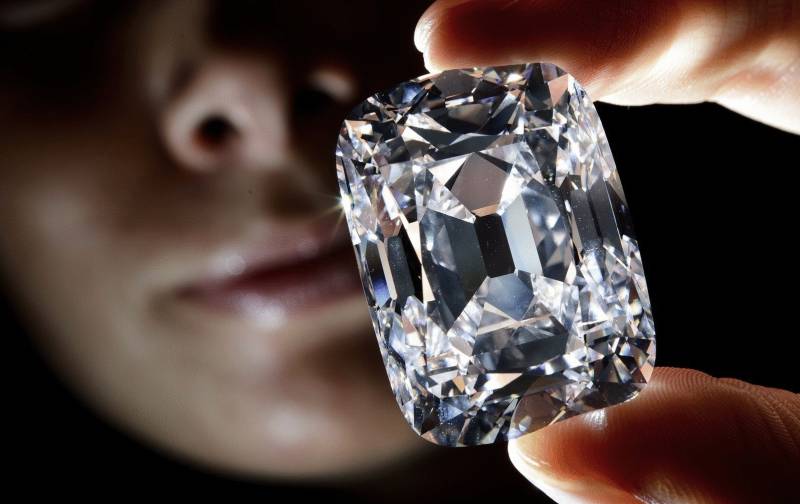 Страны G7 ввели ограничения против алмазов из РФ