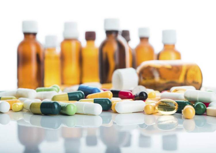 Врач Мясников назвал главные ошибки при приеме антибиотиков