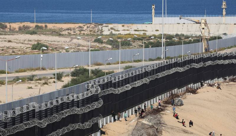 Миллионы в ловушке: Египет возвел стену на границе с Палестиной, готовясь к наплыву беженцев из Газы