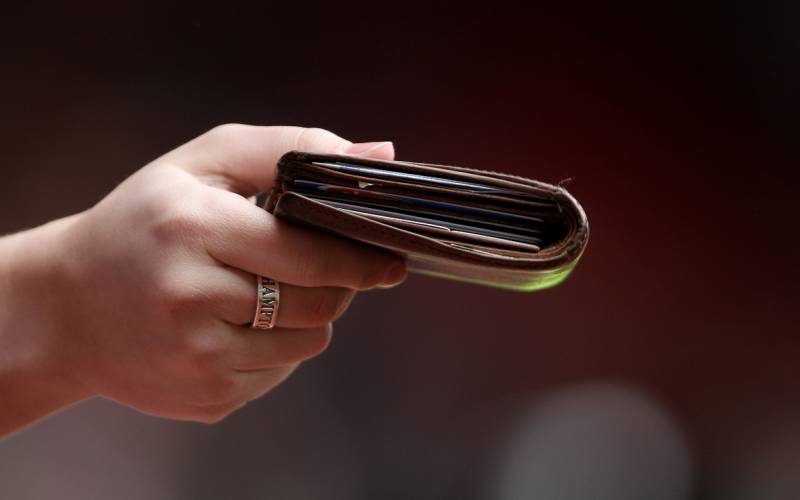 В РФ выплатить кредит клиентам стало проще, а взять — сложнее