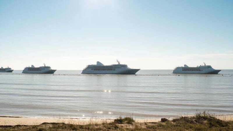 море